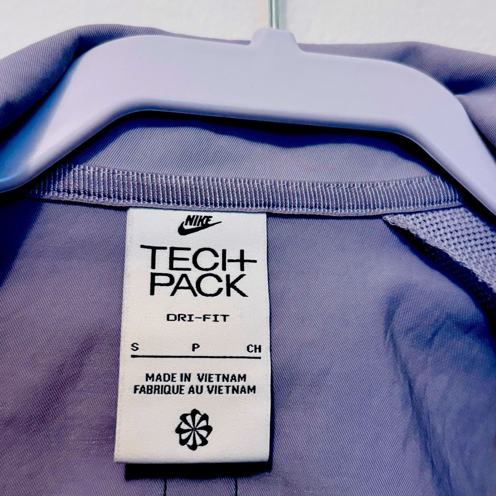 Nike Dry-Fit “Tech Pack” Jacket - Picture 11 of 11